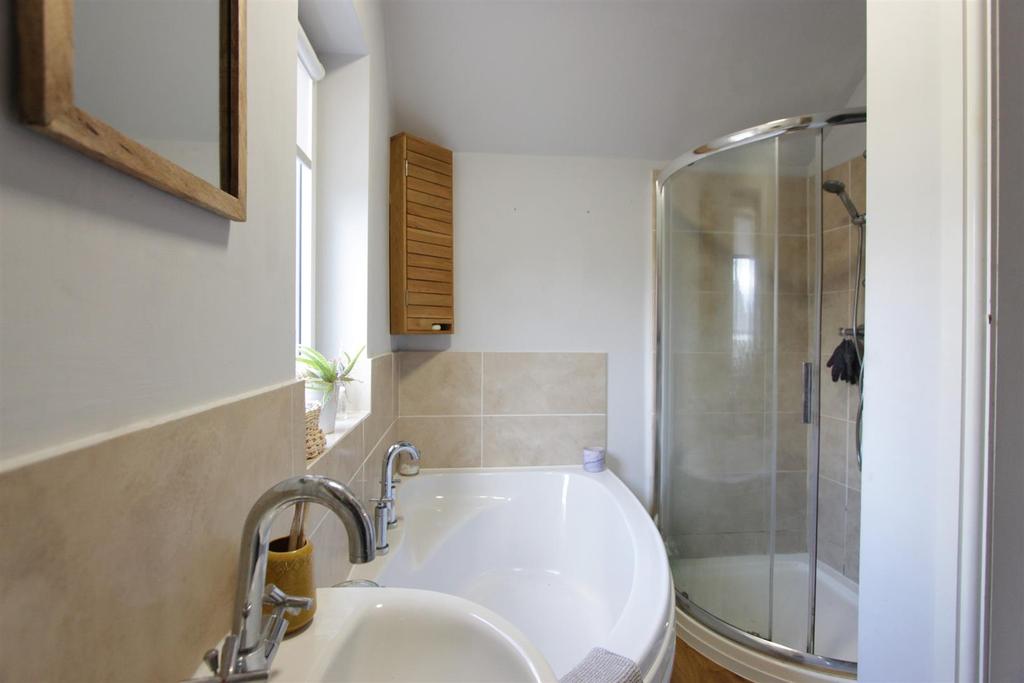 8. bathroom.jpg