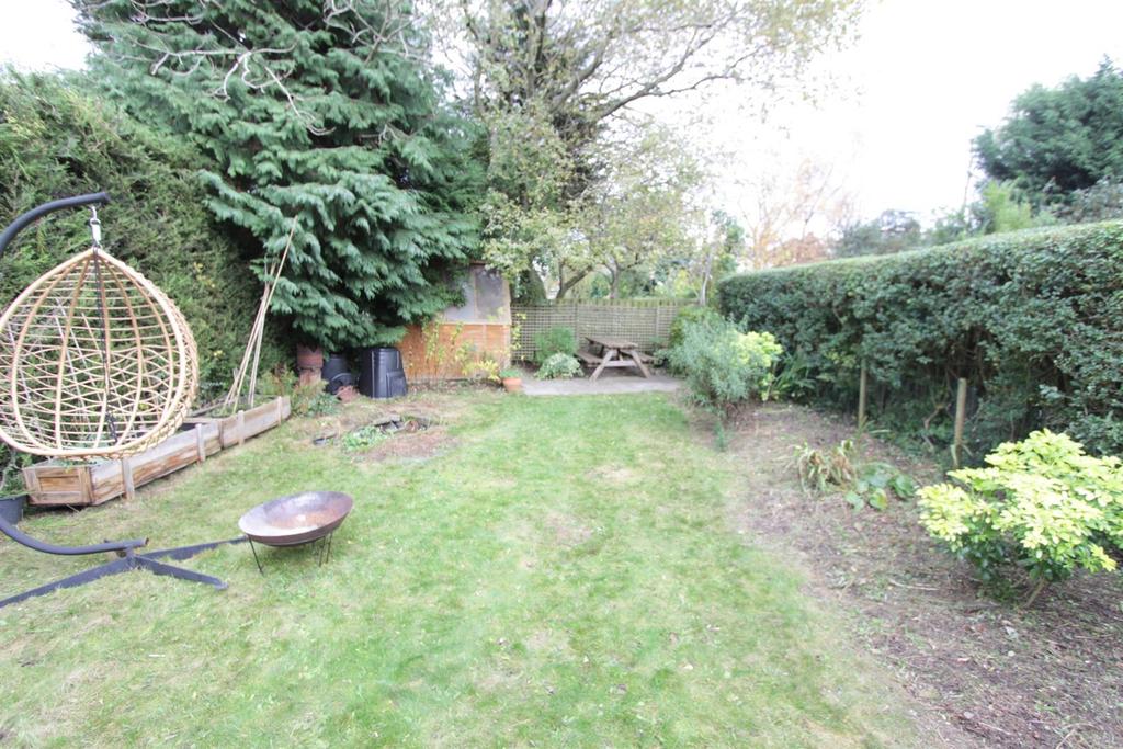 9. Rear garden (1).jpg
