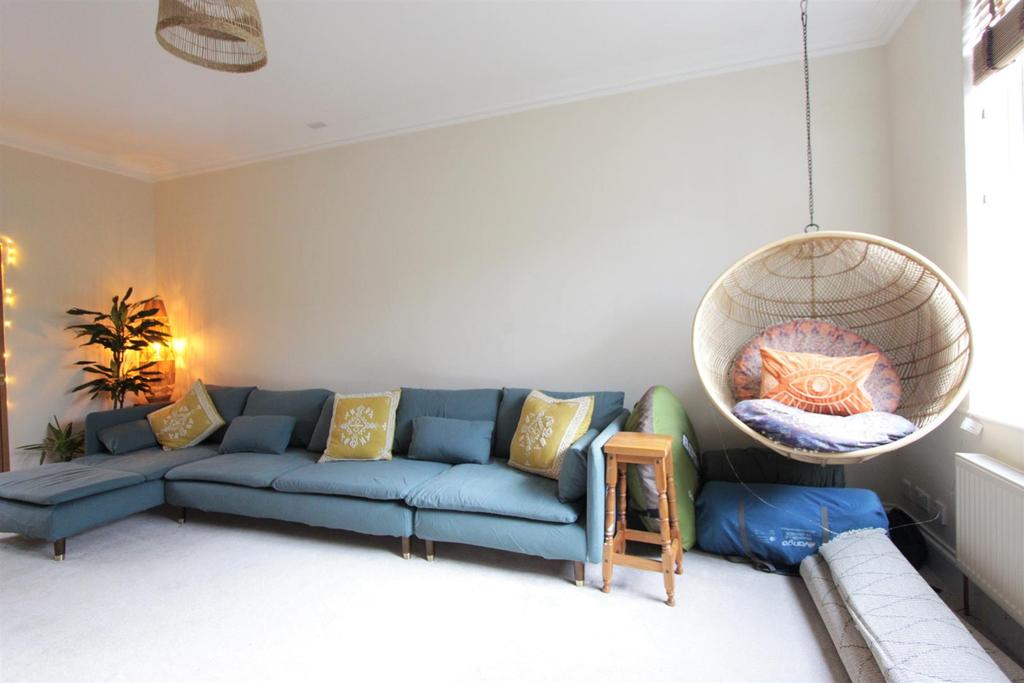 4. Lounge (2).jpg