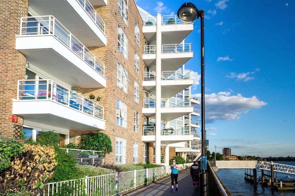 King Henry's Reach, Hammersmith, W6 1 bed apartment £2,167 pcm (£500 pw)