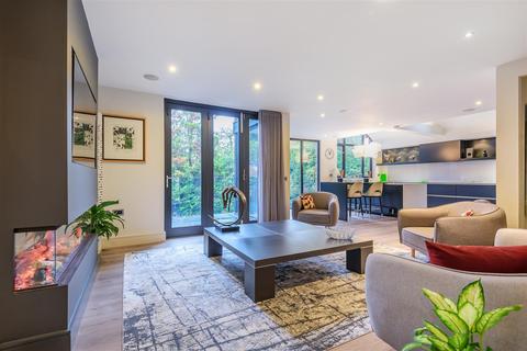 Eastcourt Beechfield Road, Alderley Edge, SK9 7AU