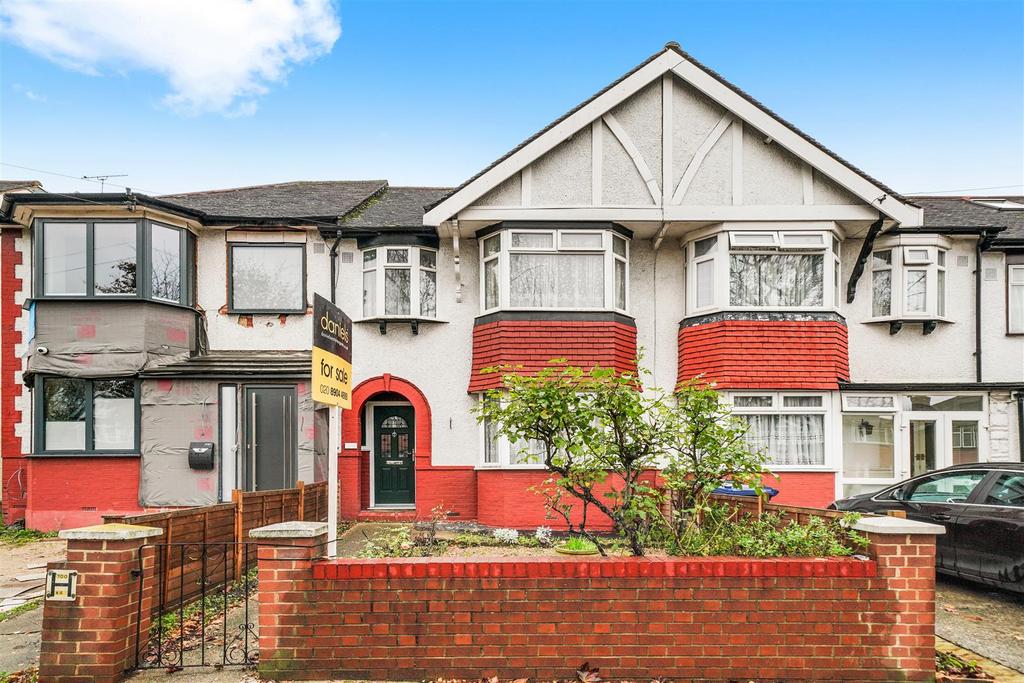 Currey Road, Greenford 3 bed terraced house for sale £500,000