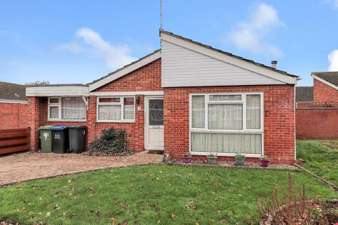 2 bedroom detached bungalow for sale - Addingham Close, Woodloes, Warwick