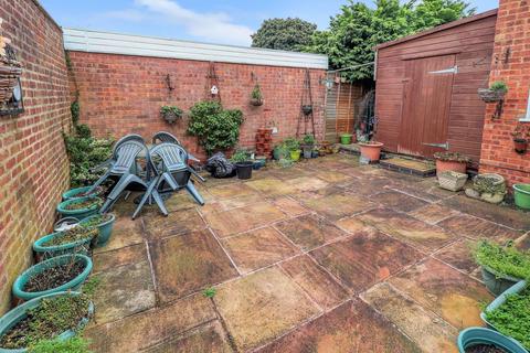 7 Addingham Close, Warwick, CV34 5XB