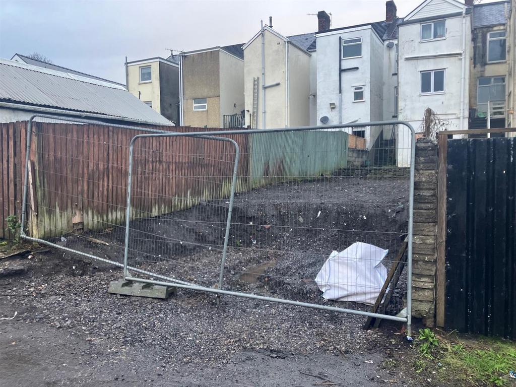 Strawberry Place, Morriston, Swansea 3 bed terraced house for sale £135,000