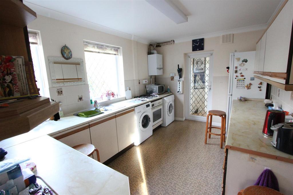 Longhurst Road, Croydon 3 bed end of terrace house £415,000