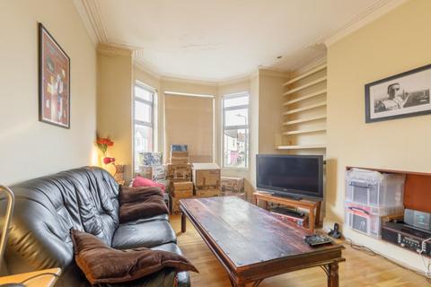 2 bedroom flat for sale - Palermo Road, London