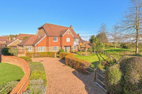 5 bedroom detached house for sale - Townsend Square, overlooking golf course, Kings Hill