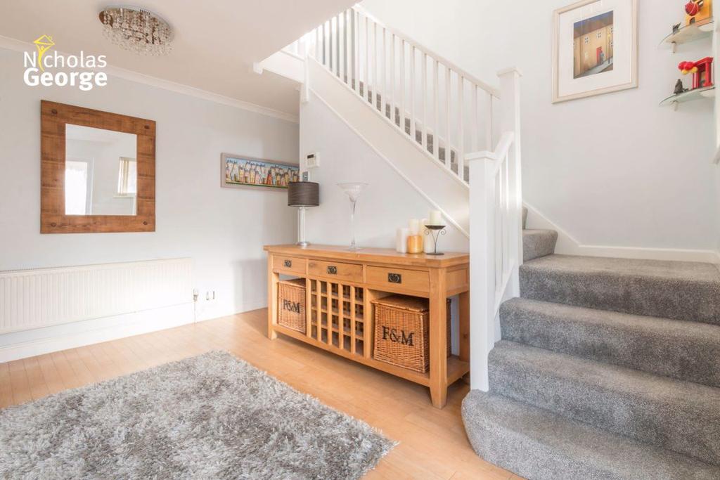 Fox Hollies Rd, Walmley, Sutton Coldfield, B67 2RN 4 bed house £1,850