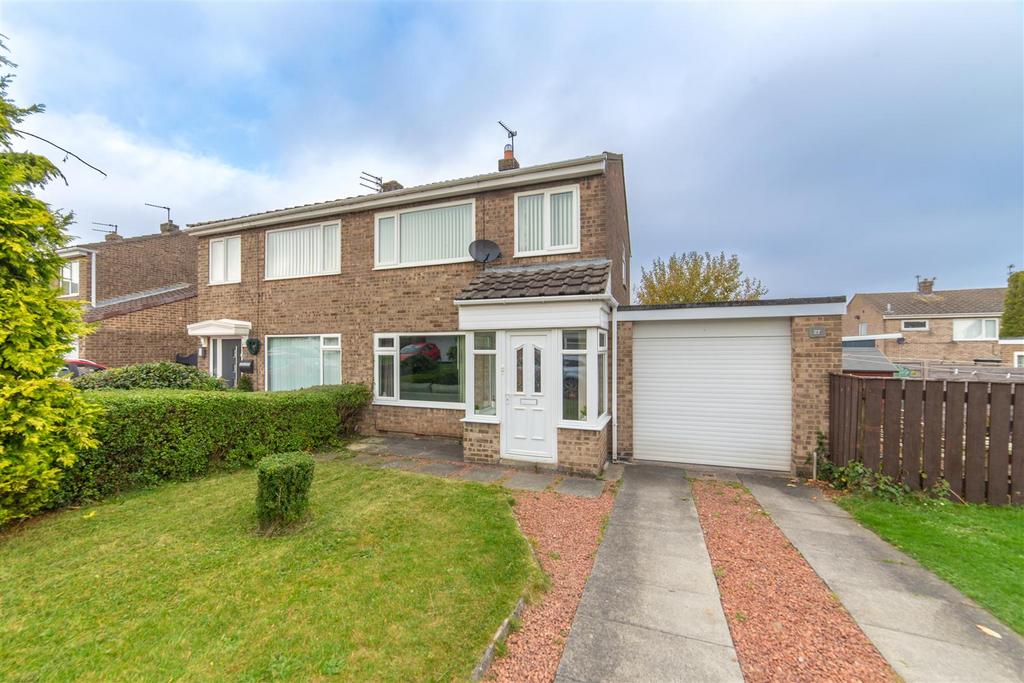 Chevington Close, Pegswood, Morpeth 3 bed semidetached house £180,000