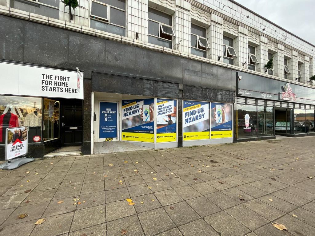 Commercial Street, Batley Property to rent £1,833 pcm (£423 pw)