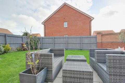 3 bedroom detached house for sale - Petfield Drive, Anlaby, Hull