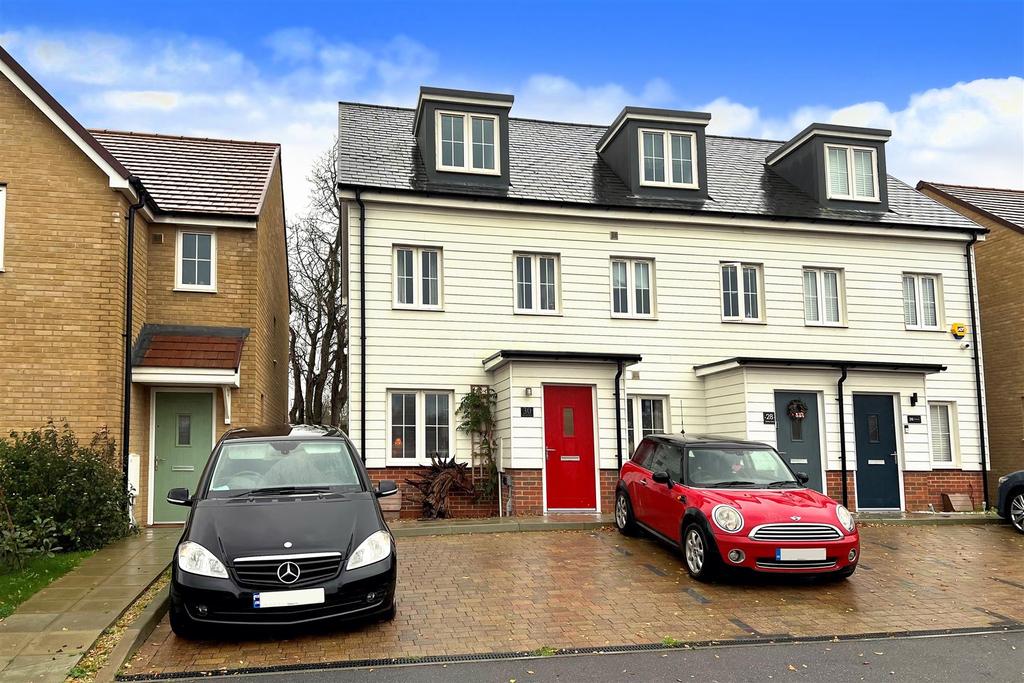 Mallow Drive, Stone Cross 3 bed townhouse for sale £349,950