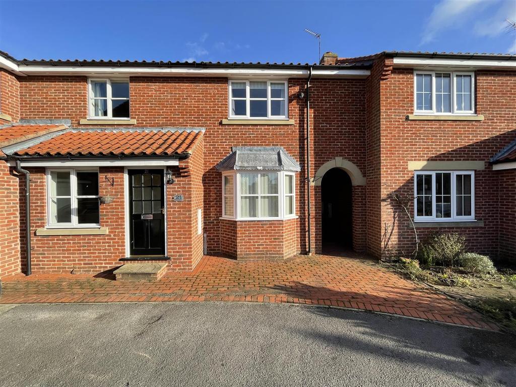 Bells Court, Helmsley, York 3 bed terraced house to rent £750 pcm (£