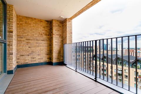 3 bedroom flat for sale - Gunnel Court,  Bow River Village, Bow