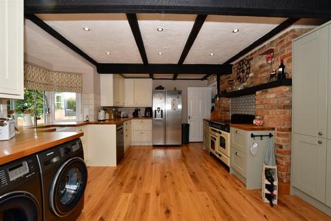 South View Church Road, Hartley, Longfield, DA3 8DZ