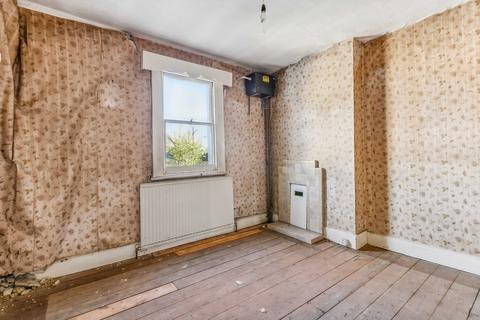 3 bedroom end of terrace house for sale, Holmesdale Road  Highgate London N6 5TQ