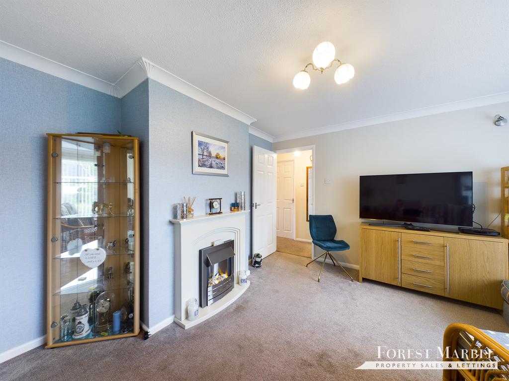 Broxburn Road, Warminster 2 bed semidetached bungalow £270,000