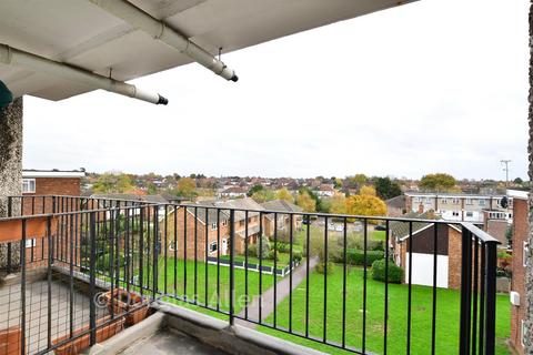 2 bedroom flat for sale, Hornchurch, Essex
