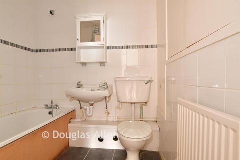2 bedroom flat for sale, Hornchurch, Essex