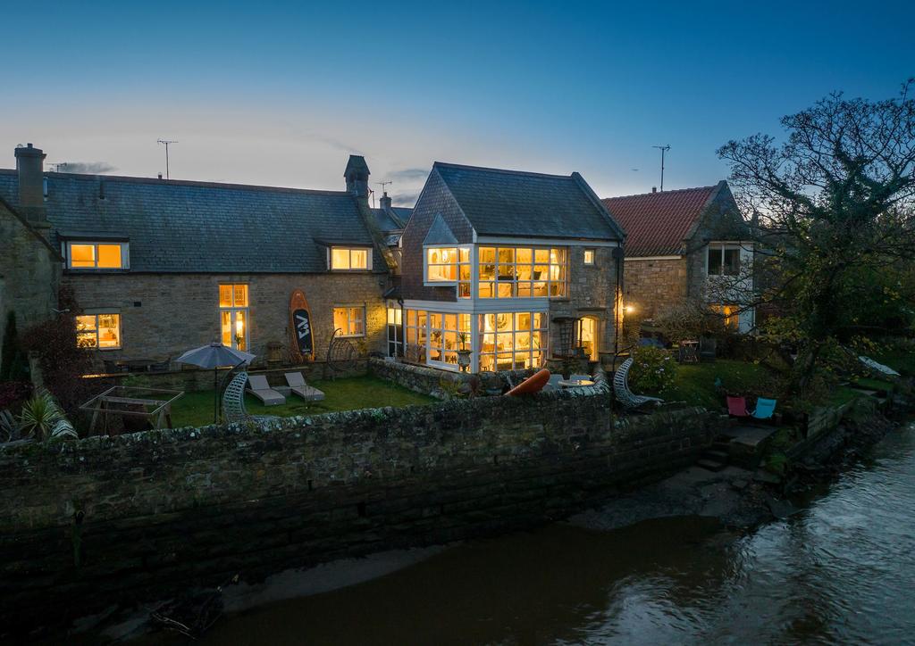 The Butts, Warkworth, Northumberland, NE65 0SP 3 bed semidetached