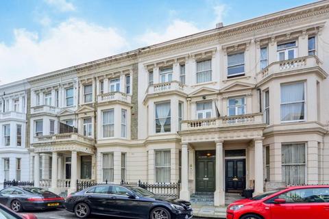 Studio to rent, Fairholme Road, West Kensington, London, W14