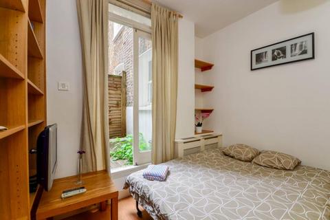 Studio to rent, Fairholme Road, West Kensington, London, W14