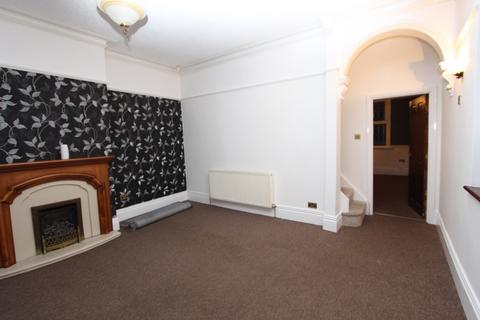 3 bedroom semi-detached house to rent, Rochdale Road, Bury,