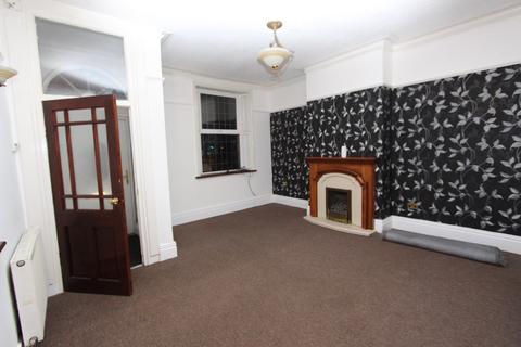3 bedroom semi-detached house to rent, Rochdale Road, Bury,
