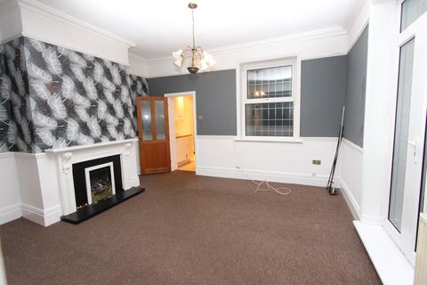 3 bedroom semi-detached house to rent, Rochdale Road, Bury,