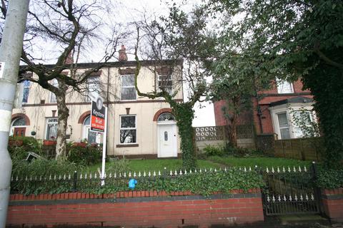 3 bedroom semi-detached house to rent, Rochdale Road, Bury,