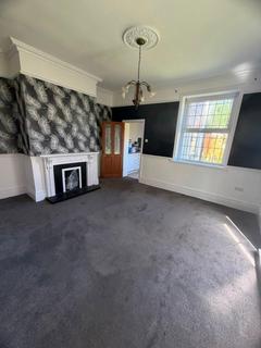 3 bedroom semi-detached house to rent, Rochdale Road, Bury,