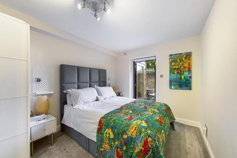 6 Godman Road, London, SE15 3SR