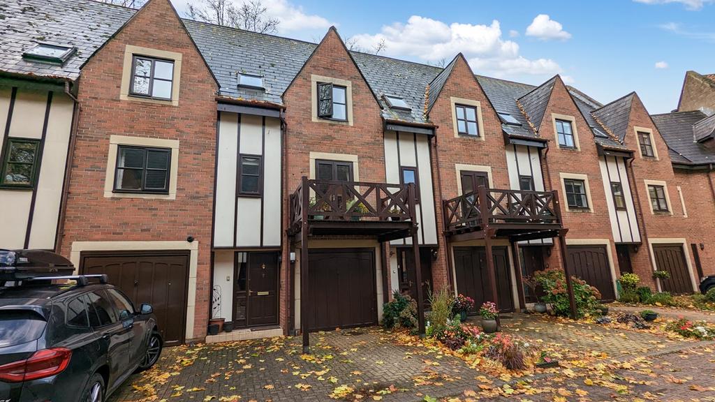 Carlton Mews, Wells, BA5 3 bed townhouse £395,000