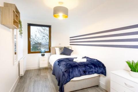 2 bedroom flat to rent, 26-28 Aldenham Road, WD19