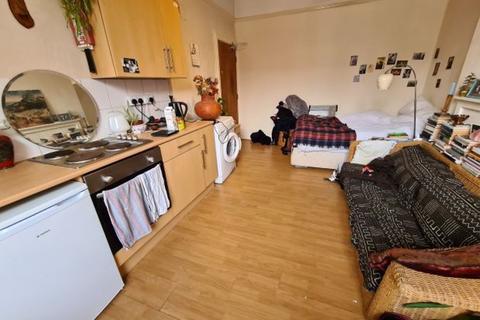 1 bedroom house to rent, Hyde Park Road, Leeds