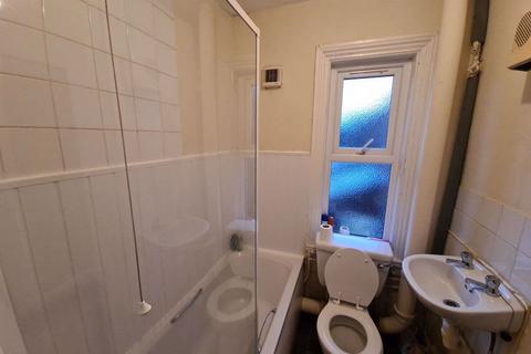 1 bedroom house to rent, Hyde Park Road, Leeds