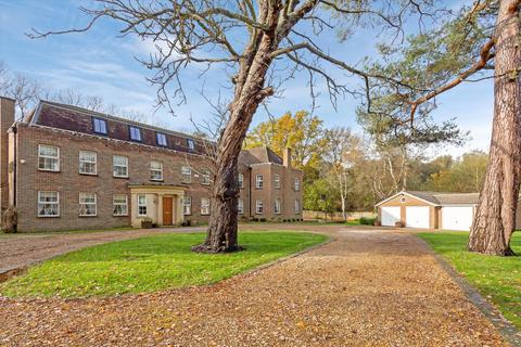 Coombe Lane, Ascot, Berkshire, SL5