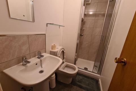 1 bedroom house to rent, Well Close Rise, Leeds