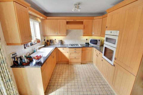 5 bedroom detached house for sale - Wilsford Close, Lower Earley