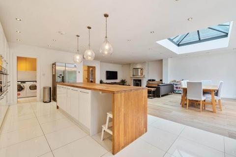 5 bedroom detached house for sale, Wokingham Road, Earley