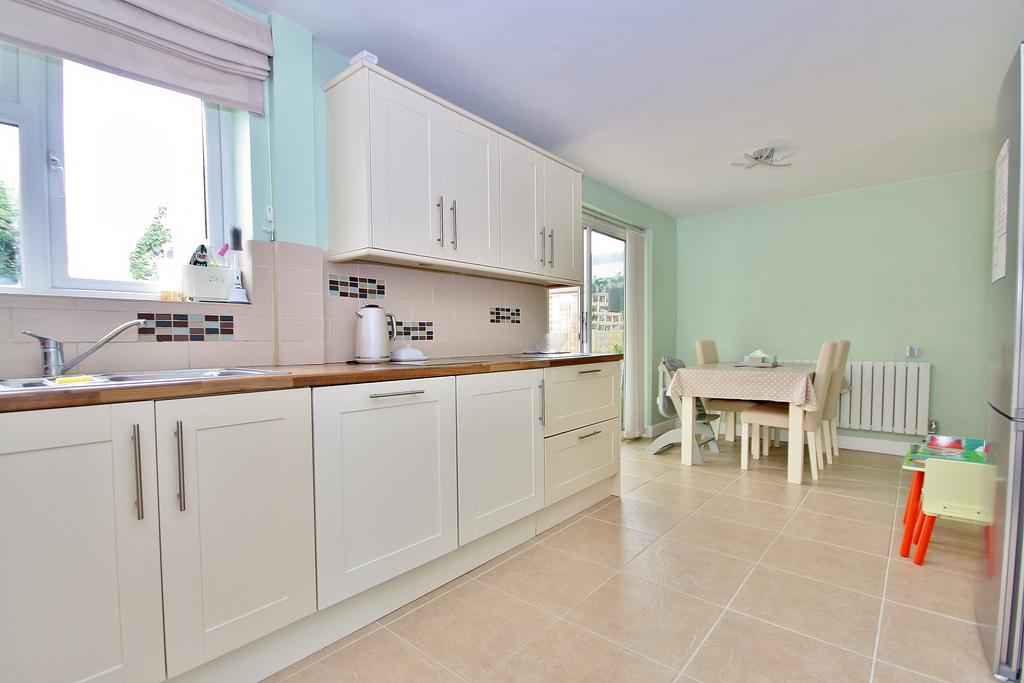 Fairway, Chertsey, Surrey, KT16 3 bed terraced house £475,000
