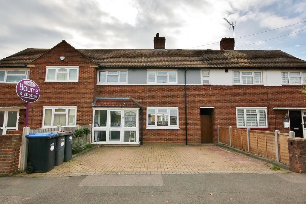 Fairway, Chertsey, Surrey, KT16 3 bed terraced house £475,000