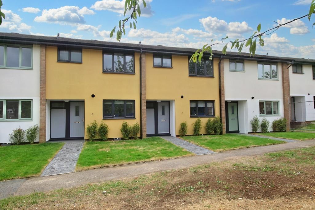 Essex Close, Bordon, Hampshire, GU35 3 bed terraced house £1,350 pcm