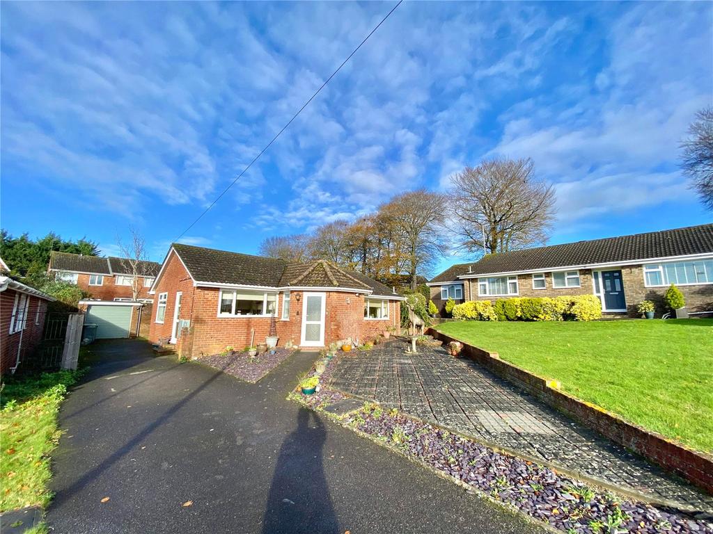 Philip Road, Blandford Forum, Dorset, DT11 3 bed bungalow £450,000