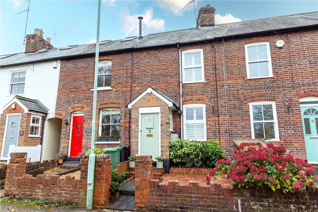 Marquis Lane, Harpenden, Hertfordshire 2 bed terraced house for sale £550,000