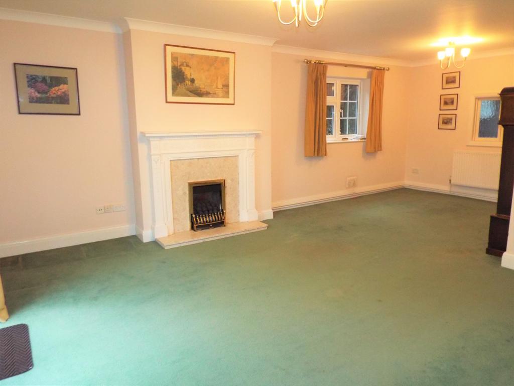 20 Palmyra Court, West Cross, Swansea SA3 5TJ 3 bed end of terrace