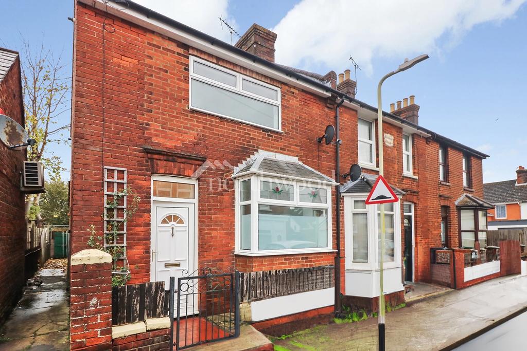 Torrington Road, South Ashford, Ashford, TN23 2 bed terraced house £