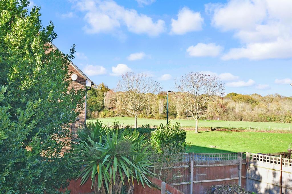 Lodge Hill Lane, Chattenden, Rochester, Kent 2 bed semidetached house