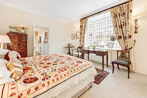 3 bedroom flat for sale - Ashburn Gardens, London